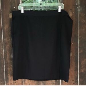 LOGO | Pull-on Elastic Waist Knit Black Skirt